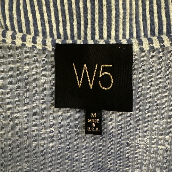 W5 Medium Blue & White w/Stripes Short Sleeve Button-Front Knit Top - EUC - Picture 3 of 4